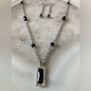 ✨Handmade Elegant Beaded Rhinestone Pendant Necklace & Earrings in Black